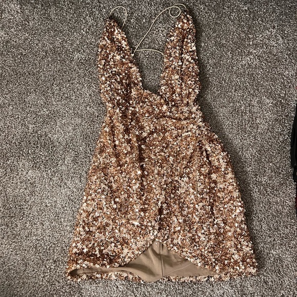 Sparkly gold dress - Picture 2 of 4